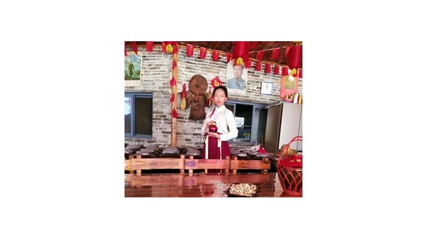 雙峰寨引進(jìn)電加熱釀酒設(shè)備，邀請(qǐng)游客體驗(yàn)堆花酒釀造全過(guò)程！