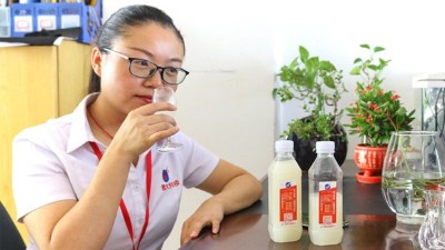 在雅大白酒蒸餾設(shè)備品酒師眼中，好酒一條線被稱為好酒的標(biāo)準(zhǔn)！