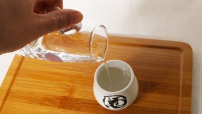 【小型白酒設(shè)備】它在白酒中的占比不到1%，卻對(duì)口感起著大作用