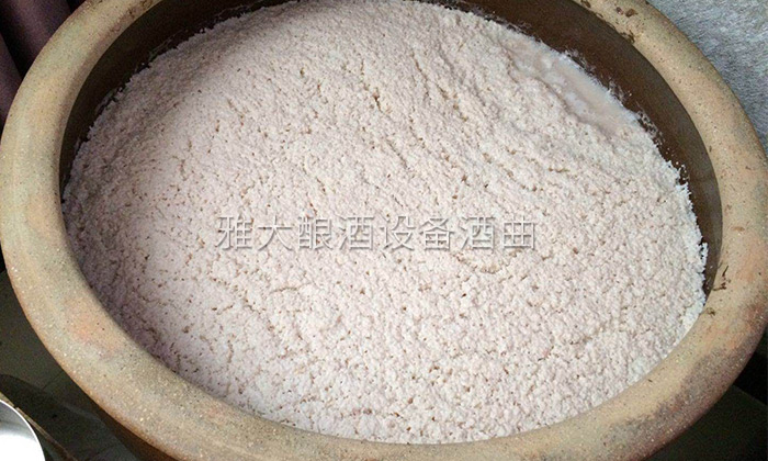 釀酒工藝-低度白酒是如何用白酒釀酒設備釀制的？4