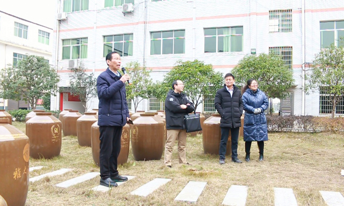 參觀結(jié)束后，胡總做重要講話
