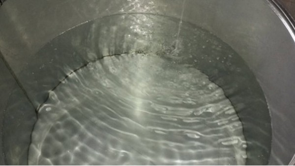 過年聚餐，我們到底該喝高度酒，還是低度酒？