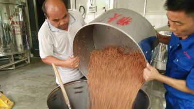 小型蒸酒設備蒸酒是釀酒的重要操作，更是掃除苦味的關鍵步驟