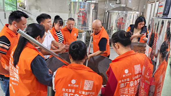 用小型酒廠釀酒設備開酒坊，釀酒技術重要還是銷售能力重要？