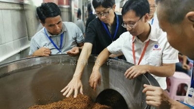 用純糧釀酒設(shè)備蒸固態(tài)酒老塌氣怎么辦？3招幫您解決！
