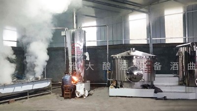 用小型白酒釀酒設(shè)備二次蒸餾時(shí)做好這8點(diǎn)，酒質(zhì)再上一個(gè)新臺(tái)階