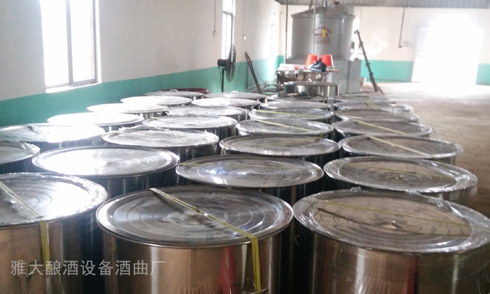 920發(fā)酵前期半密封發(fā)酵，后期全密封發(fā)酵