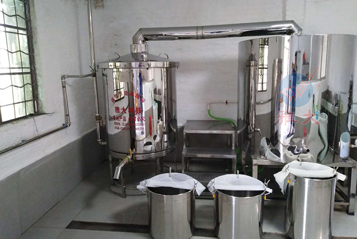 12-1712.7 70后企業(yè)家引進不銹鋼釀酒設備釀酒，助推鄉(xiāng)村振興！