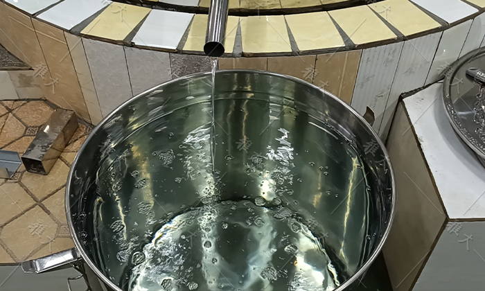 掐頭去尾、按質(zhì)摘酒
