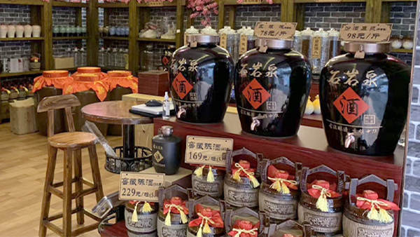 用小型酒廠釀酒設(shè)備一年釀2萬斤高粱酒，能賺多少錢？