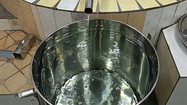冬季用新型釀酒設(shè)備釀出來的酒為什么更易渾濁？