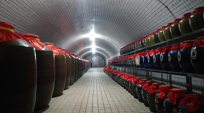 起窖藏著大學(xué)問(wèn)，用烤酒設(shè)備做固態(tài)酒的你一定要知道