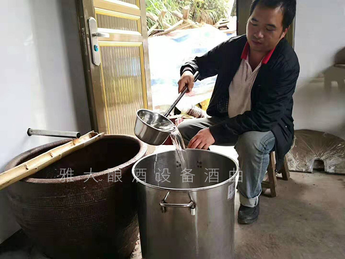 從廚師到釀酒師，用蒸餾釀酒設(shè)備釀出美酒，釀出紅火日子