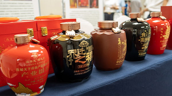 小鎮(zhèn)酒坊靠純糧婚宴定制酒，春節(jié)期間爆單3萬(wàn)
